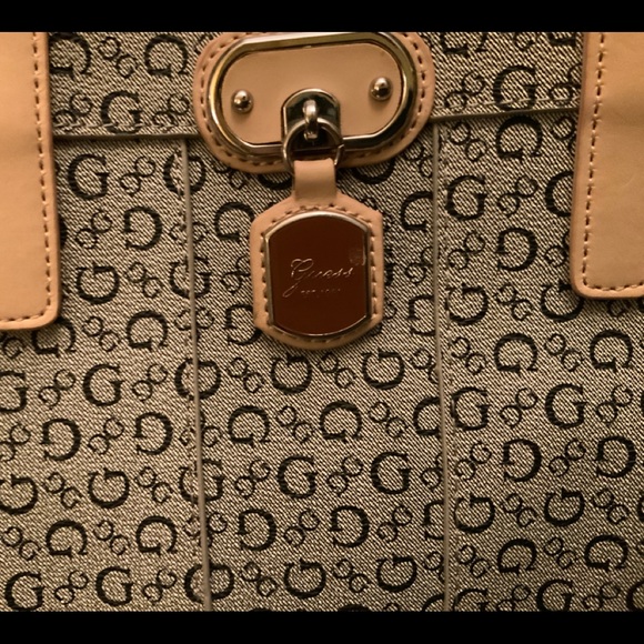 Guess Tote - Picture 2 of 13